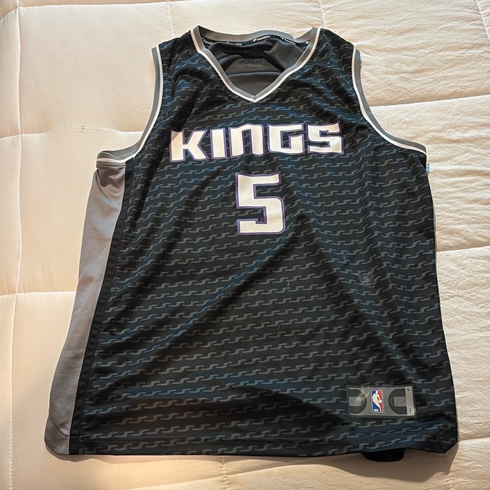 Men’s NBA Kings Jersey. Deaarron Fox number 5 size large